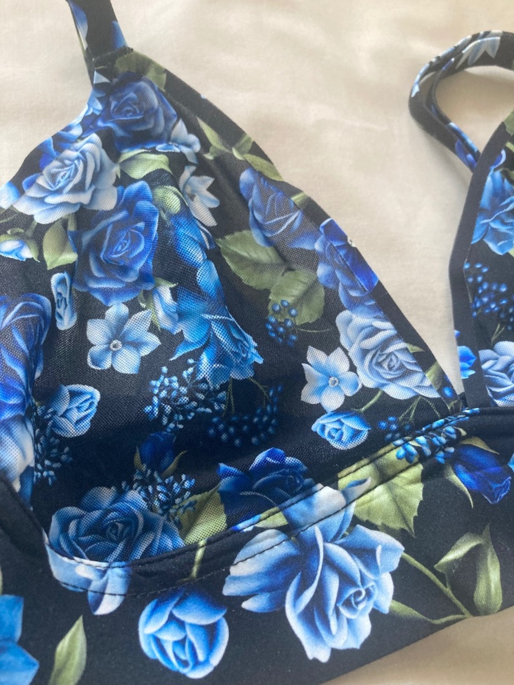 La Vie En Rose Black and Blue Floral Mesh Bralette; NWT, Size Large - Picture 4 of 6